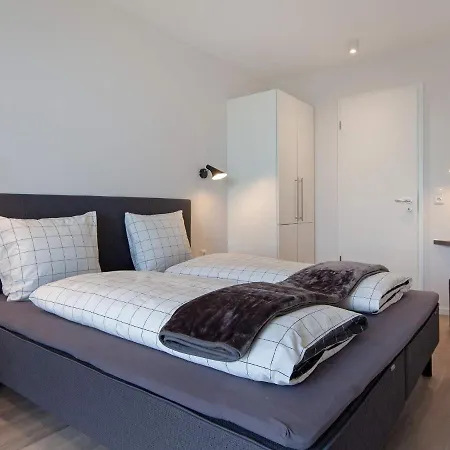 Lägenhet Exklusive Marina-wohnung Mit Balkon *