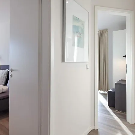Exklusive Marina-wohnung Mit Balkon *