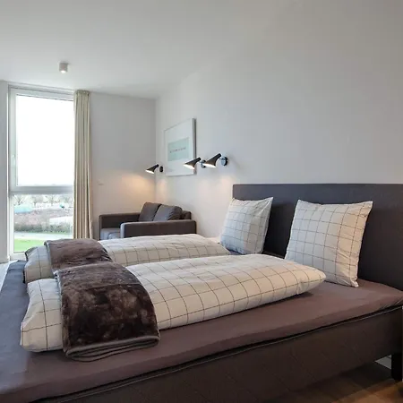 Exklusive Marina-wohnung Mit Balkon *